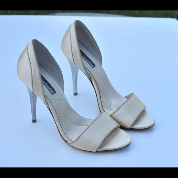 BCBGMaxAzria peep toe pumps - Picture 1 of 8